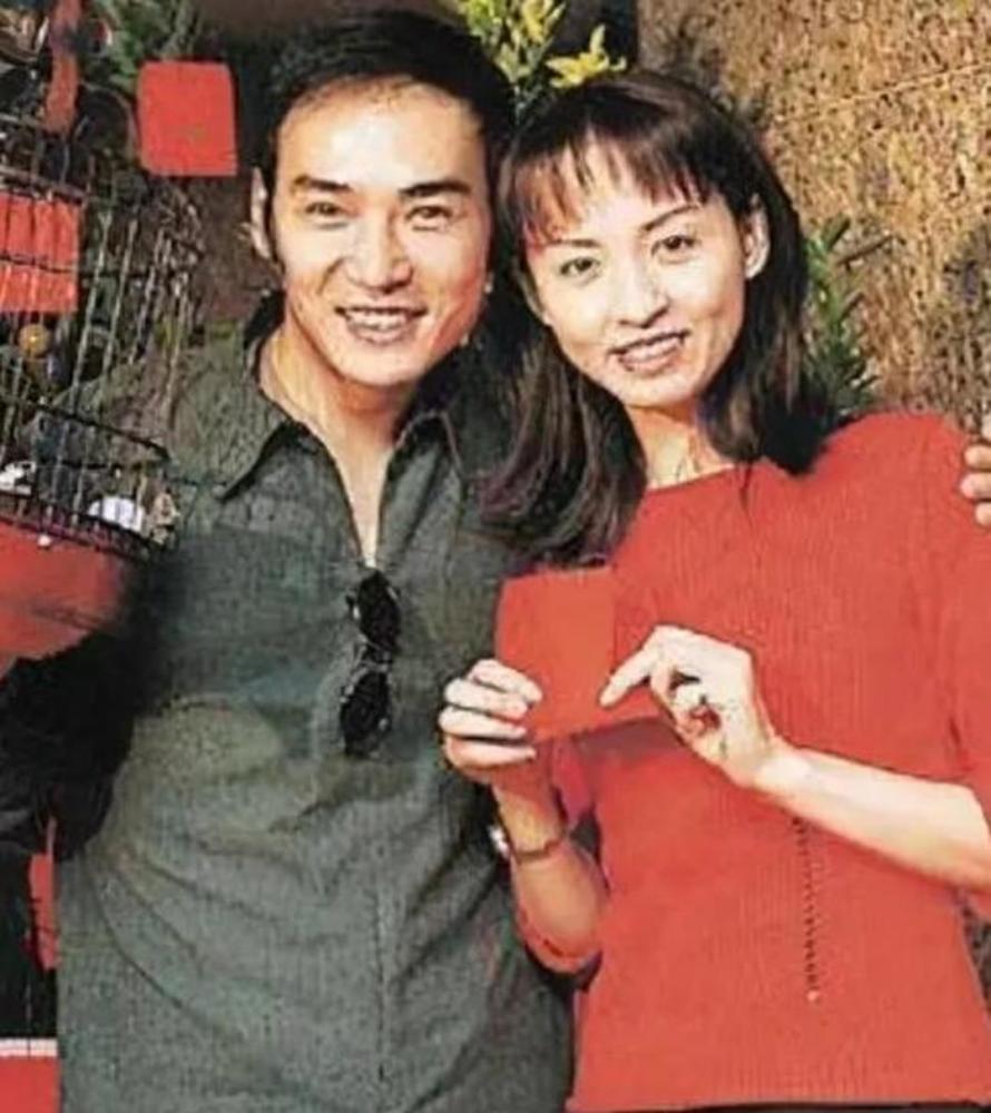 婚后焦恩俊将所有的财产都放到了fendi的名下,两人离婚的原因外界猜测