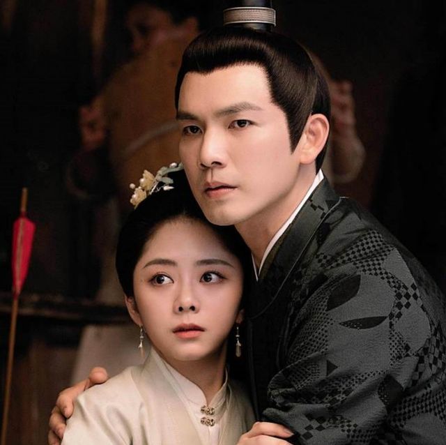 2021年爆红古装剧《锦心似玉》中饰演徐令宜的钟汉良,在剧中对罗十一
