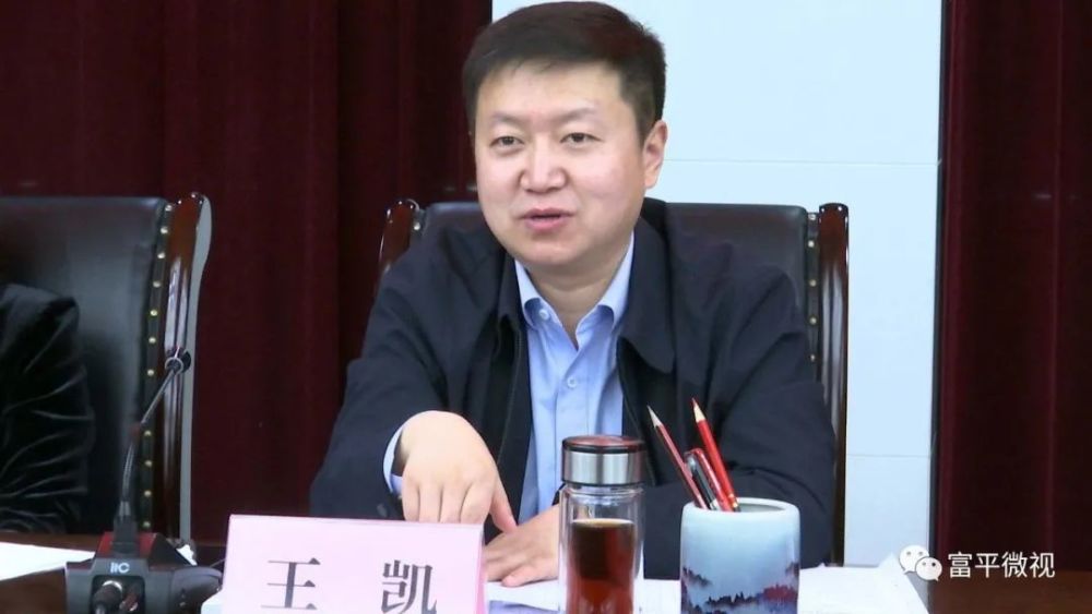 座谈会上,县发改局,住建局,财政局,工信局,农业农村局分别向调研组