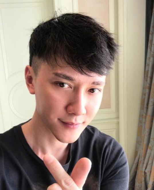 冯绍峰近照太吓人身材暴瘦手臂细如竹竿男星为瘦也很拼