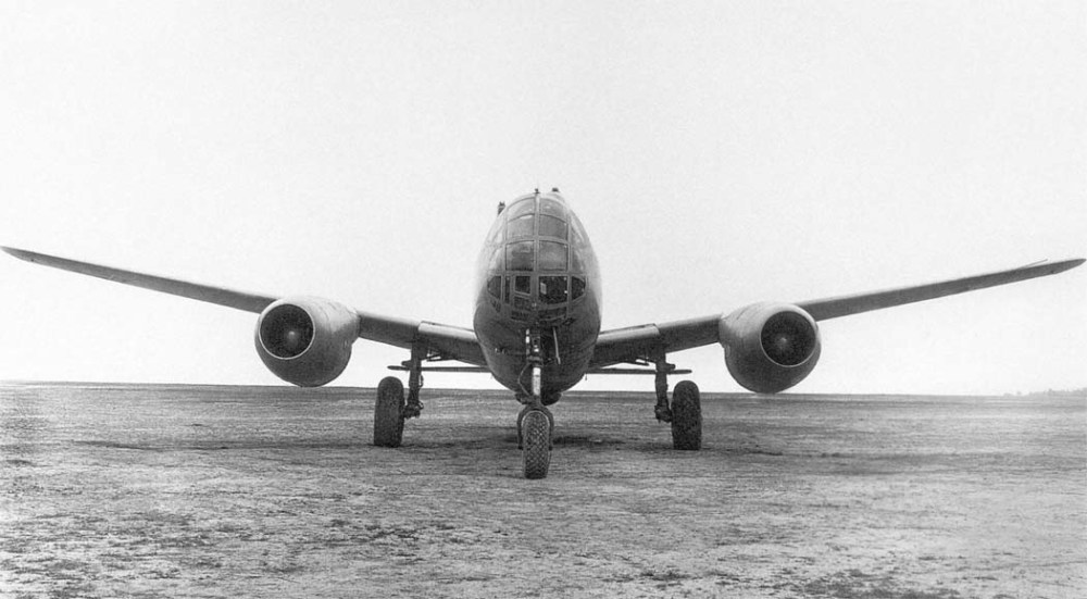 二战苏军搬空容克斯工厂几年后诞生了ef140前掠翼飞机