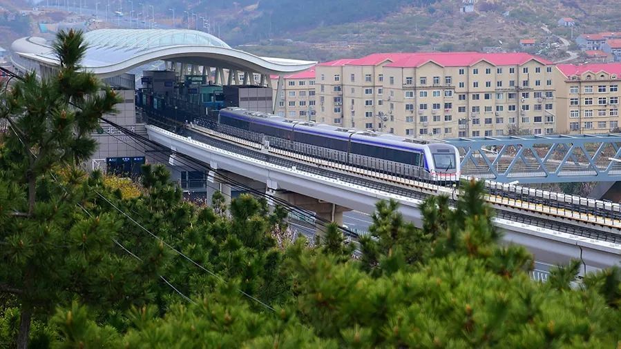 随着青荣城际铁路,龙青高速,地铁11号线等相继建成运营,地铁7号线