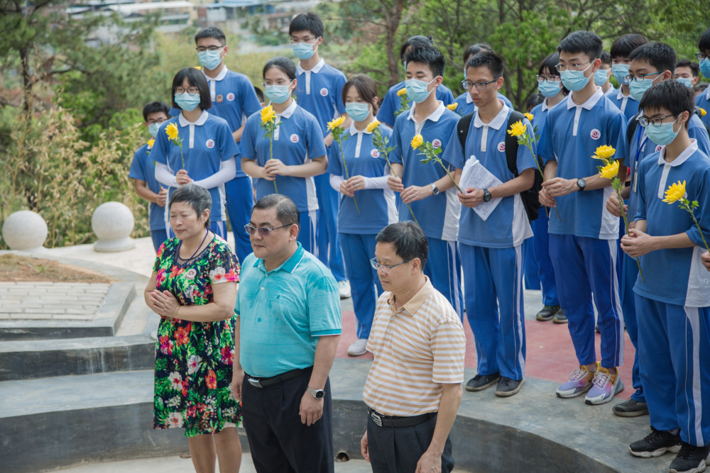 梅州市曾宪梓中学这个活动献礼建党100周年