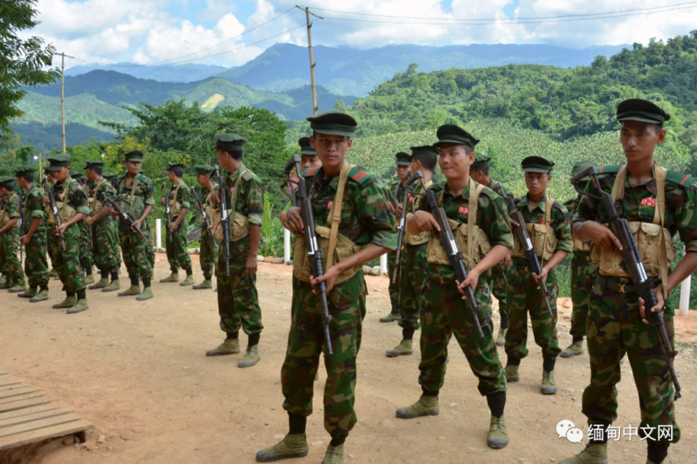 缅甸军方与克钦武装交战激烈军方营地加工厂遭到攻击