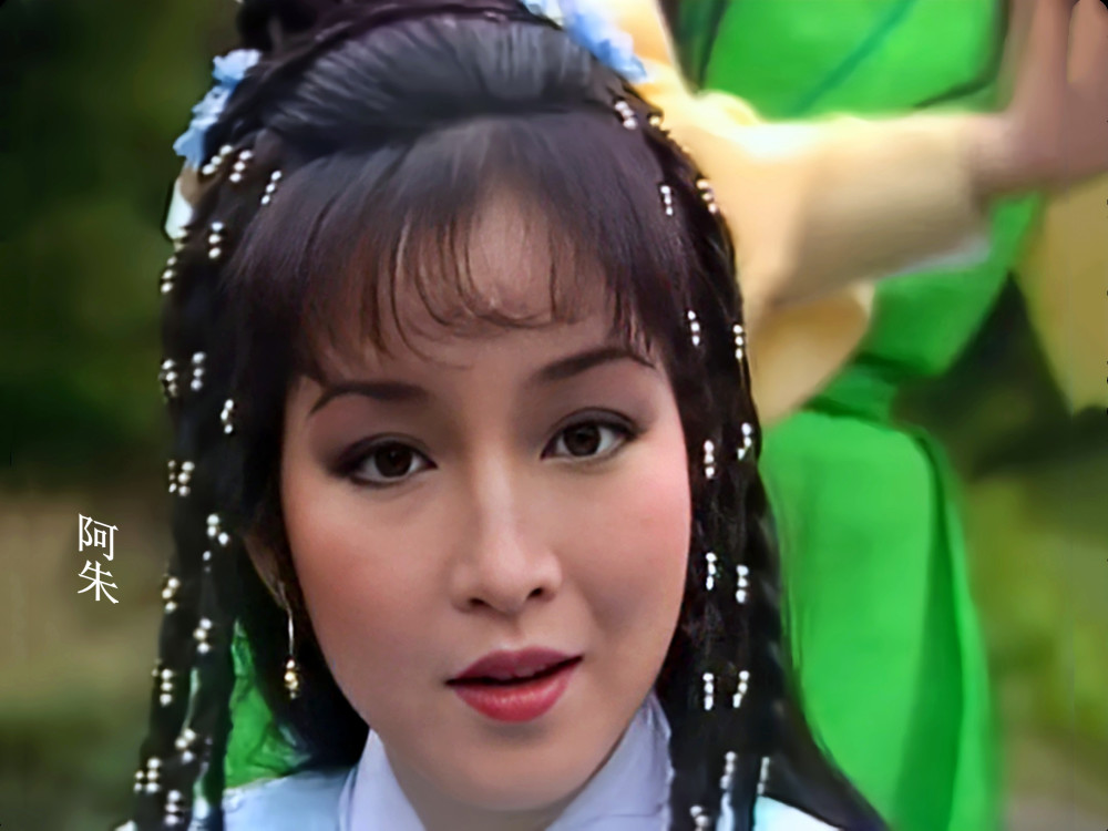 老版天龙八部饰演一对母女的两位演员实际年龄相同