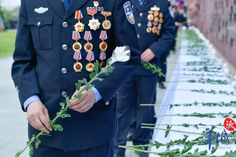 全省公安机关共有1306名民警因公牺牲,其中509人被追认为烈士;2020年