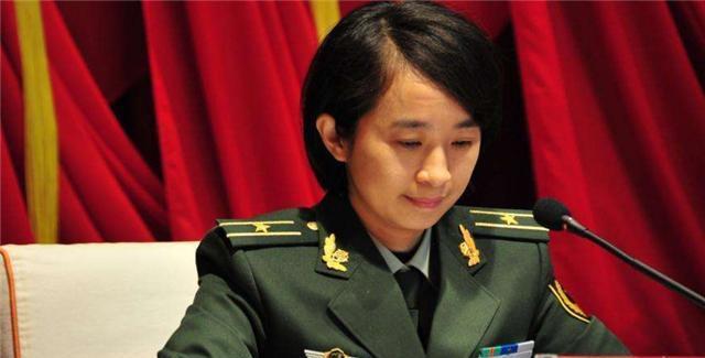 她是烈士遗孀,31岁从女教师蜕变成少校|庞洪雨|郑益龙|武警广州支队