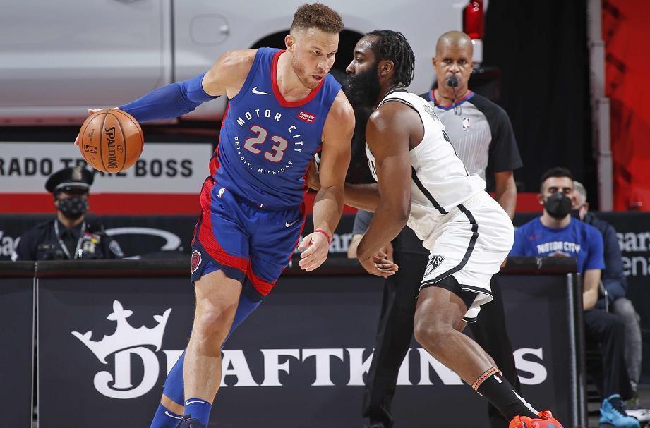 摊牌了 坐拥多位现役得分50 球员 配置强火力锋线夺取总冠军 腾讯新闻