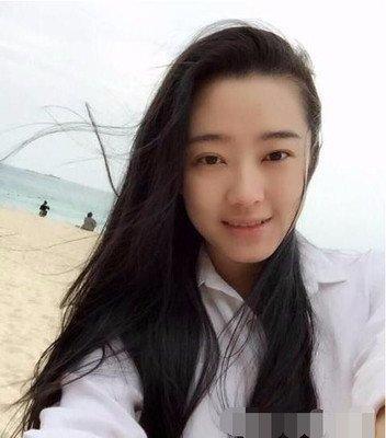 而赵本山的这位女徒弟就是曹嘉睿,现在她已经淡出的娱乐圈自己回归