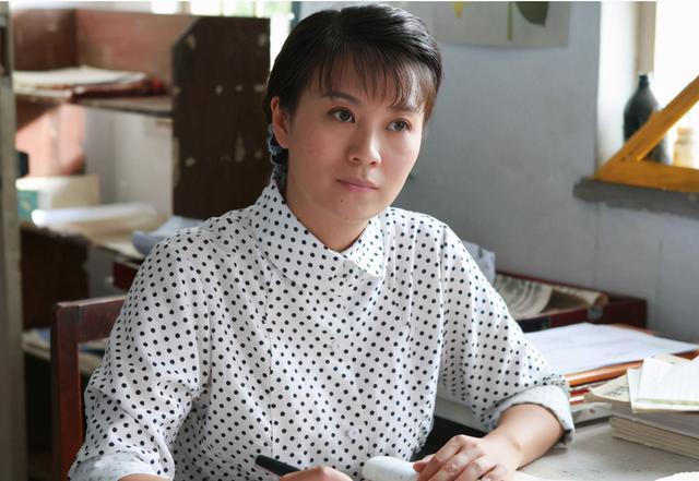 一婚嫁导演,二婚嫁"海归",三婚嫁李幼斌,如今两人无子很恩爱