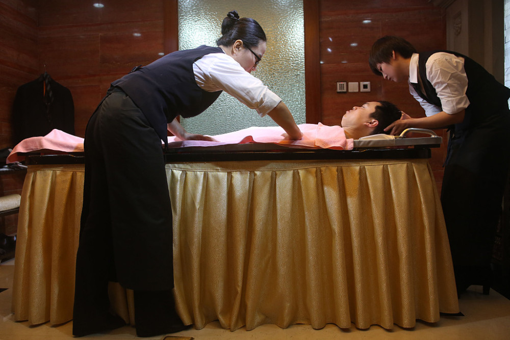 殡仪馆里的女入殓师都会遇到哪些问题现在总算明白了