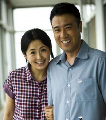 于和伟不为人知的一面:3岁丧父,吃大24岁姐姐奶长大,妻子是她