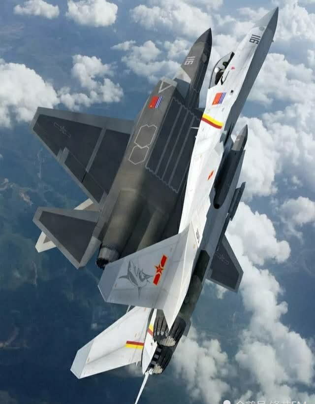沈飞海报中的新飞鲨垂尾外斜取消空速管要打造隐身版歼15