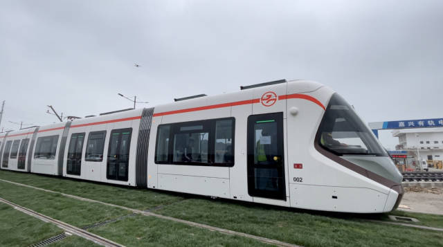 司机开车时为何要做手势嘉兴有轨电车开始联调联试