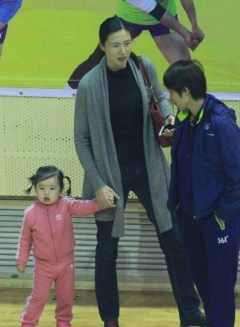 男排汤淼获赠10万救助金,已瘫痪14年发福严重,妻子母亲均已改嫁