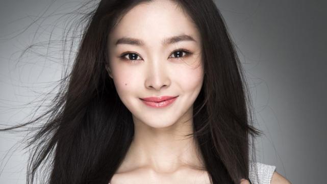 和胡歌搭戏毫不逊色的宋轶成功地背后一般女孩承受不起