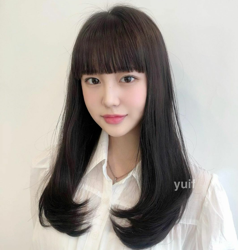 发量多的女生们最瘦脸的发型来了