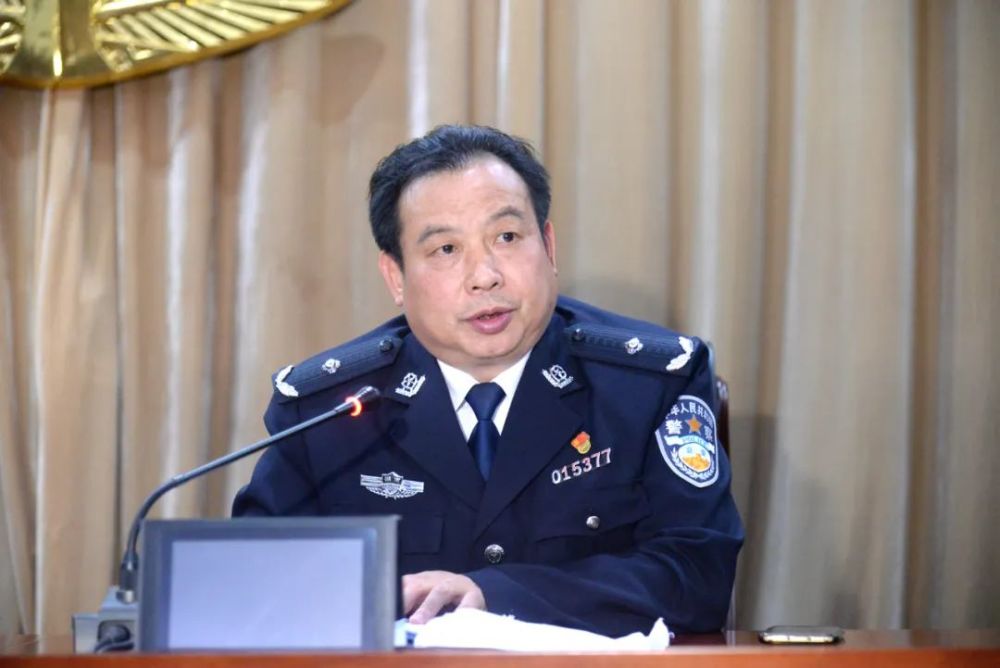 局长,区政法队伍教育整顿领导小组副组长兼办公室主任漆曙光主持会议