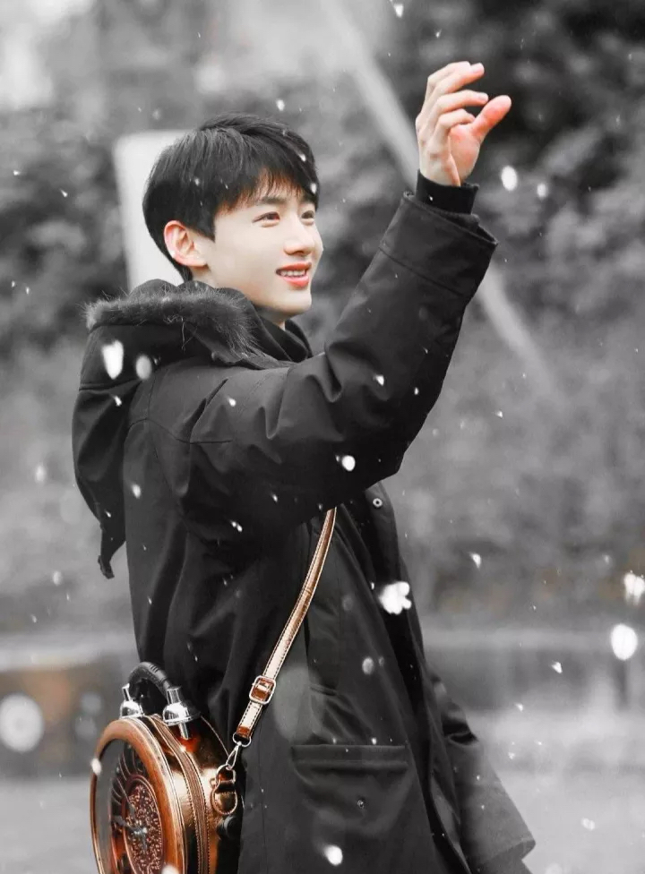 白敬亭真帅清酒系少年的魅力清澈又有力量