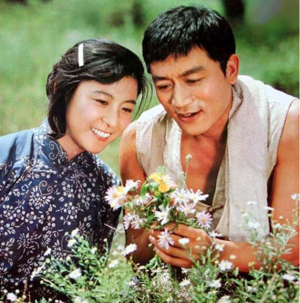 不整容,不"拼妈",这个星二代演了15年配角,终于火了