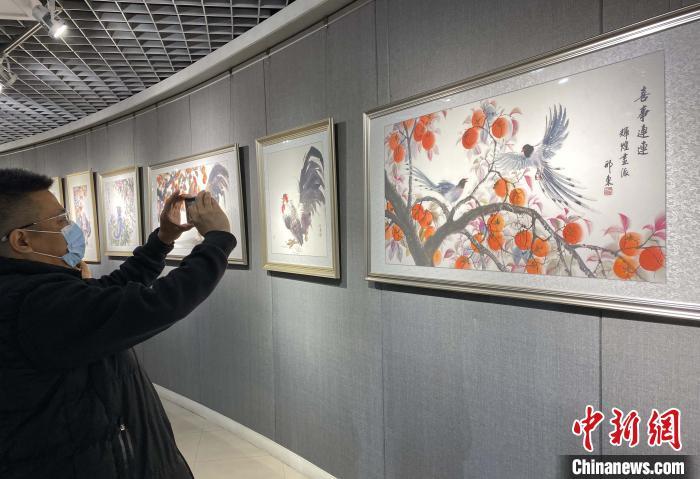 第十四届海峡两岸名家书画展西安启幕
