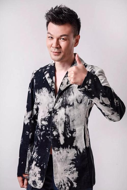 从主持一哥到销声匿迹,李彬隐退背后,并不是被封杀了