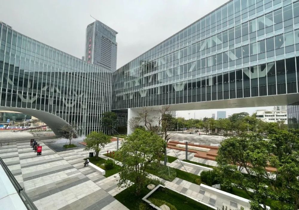 打卡深圳新地标"光明之眼",拍高级感大片!