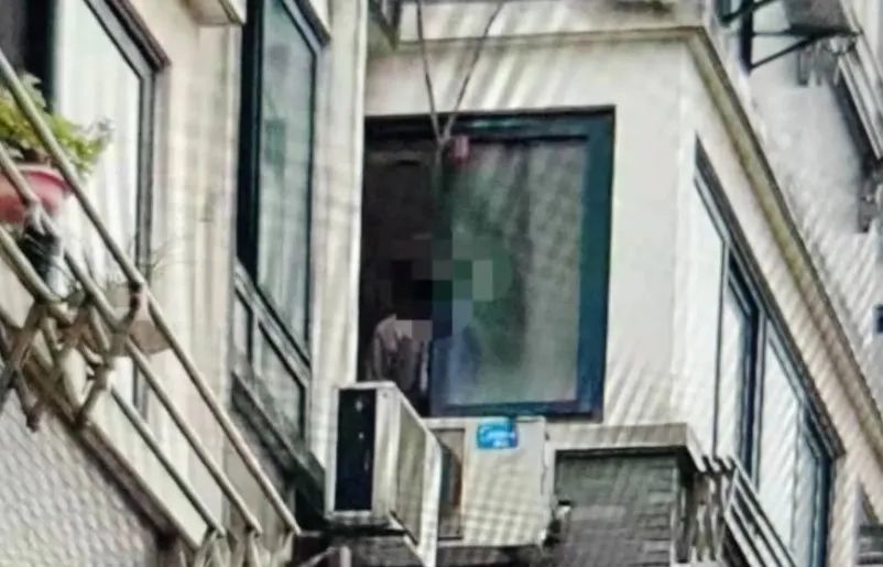 这场人间惨剧留下了遗书后上吊自缢亲手勒死了妻子和女儿江苏镇江丹阳