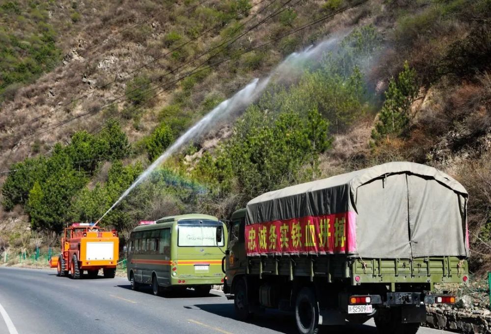 火险气象等级较高阿坝森林消防多功能车洒水保湿