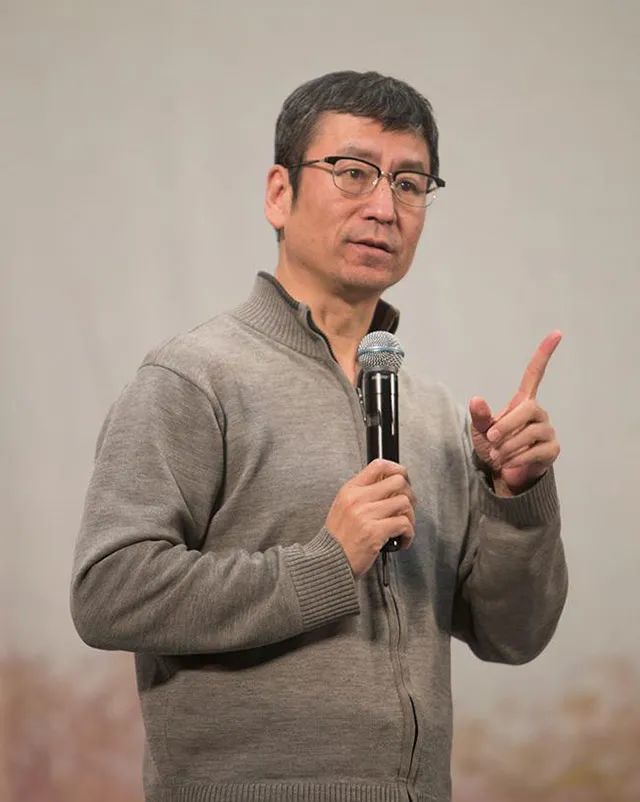 主持人记者作家白岩松