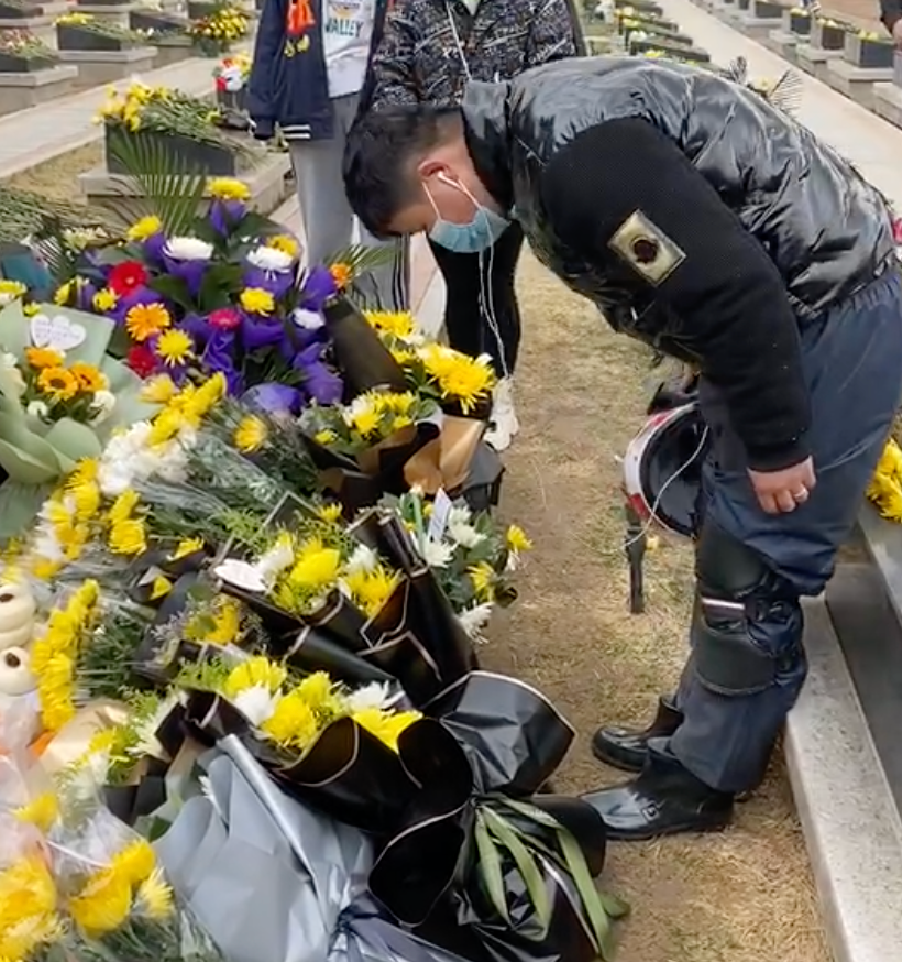 兰州烈士陵园里这张留言条,让人泪流不止