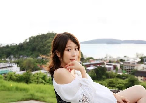 说起前tvb的女星邝文珣这个名字,年轻一点的观众可能对她没有太多的