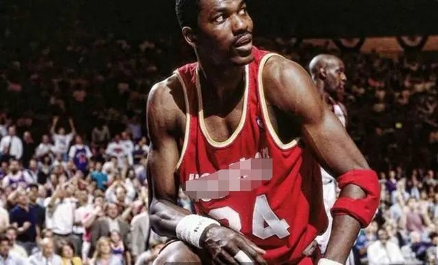 贫穷的非洲走出的NBA球星：阿米努有皇室血统，1人力压乔丹成状元