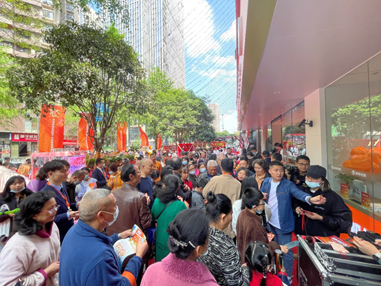 龙湖首个塘鹅租售旗舰店亮相成都,聚合多样服务回馈社区