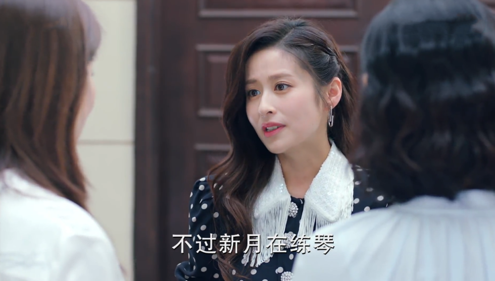 《陪你一起长大》:颖儿生活卑微,内心空虚,虚荣的生活真不易