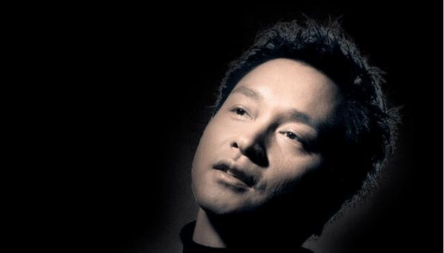 《想你张国荣》音乐会圆满结束,62岁唐鹤德现身观看,两鬓斑白