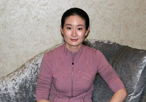 本是舞蹈演員憑鄉村愛情成名卻婉拒趙本山如今享譽世界