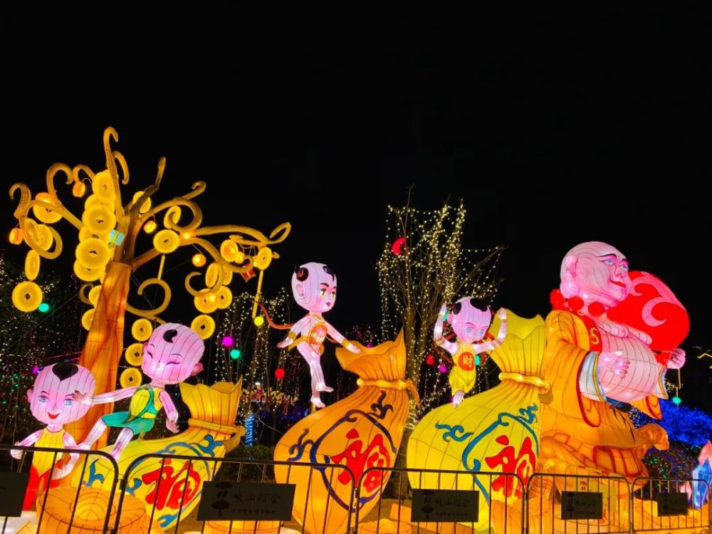 看灯会!吃美食!潍坊人假期快来这里玩!