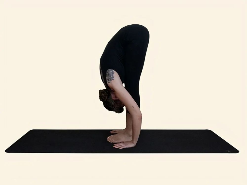 适合晚上练习的瑜伽拜月式,安定身心,提升睡眠质量