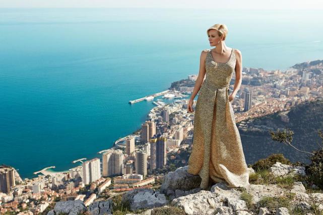 复活节到摩纳哥第一美女夏琳王妃晒亲子照曾三次逃跑被捉回的王妃认命