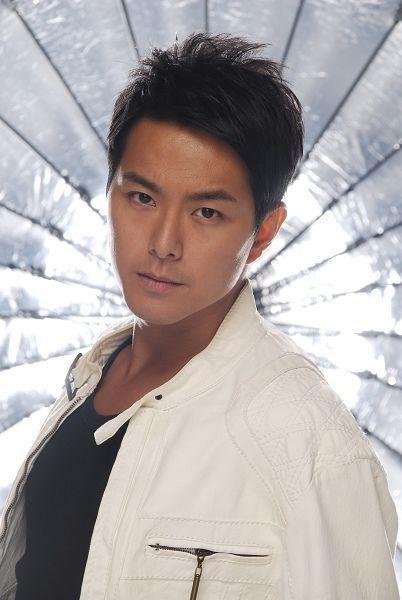 雪藏10年之久萧正楠娶百亿千金被嘲吃软饭时间验证了一切