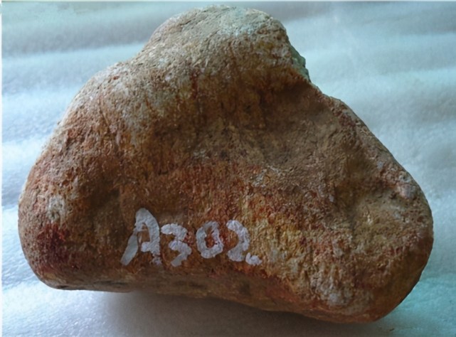 翡翠原石中的得乃卡皮的老象皮