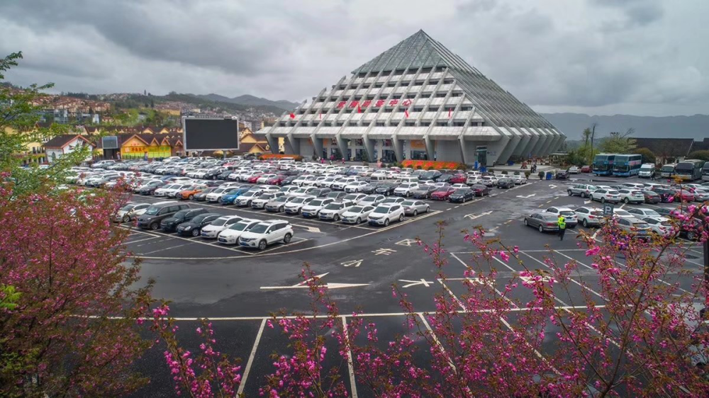 四月闲游武隆不负春光不负美食