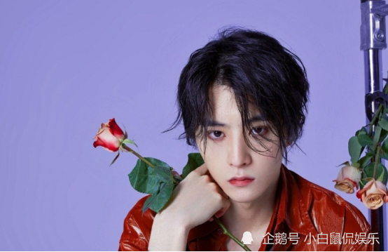 邓孝慈唱rap尽显拽气颠覆戴金丝眼镜的斯文过高颜值易吸粉