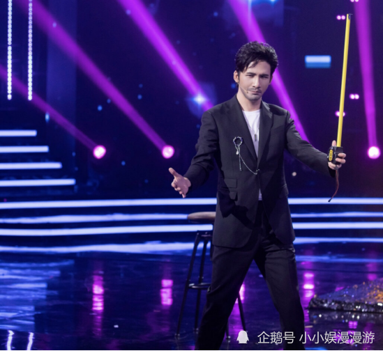 大张伟模仿黄晓明被观众调侃邪魅油腻的气质简直太像了