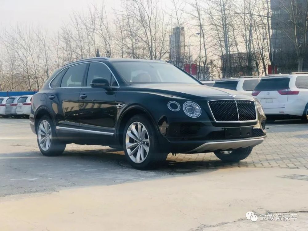 2020款平行进口宾利汽油添越v8四座现车实拍