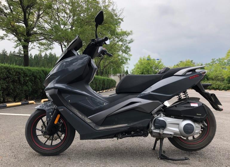 国产龙嘉运动踏板配vespa引擎功率16kw就是有点耗油