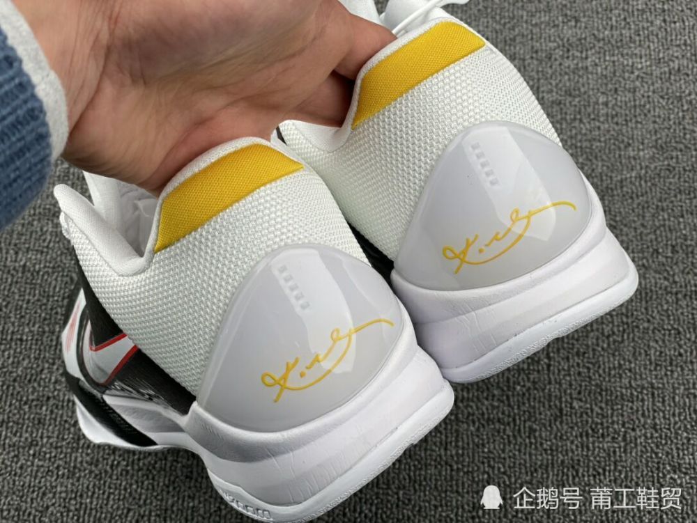 始于颜值忠于性能这双kobe5李小龙是多少学生党的梦想呀