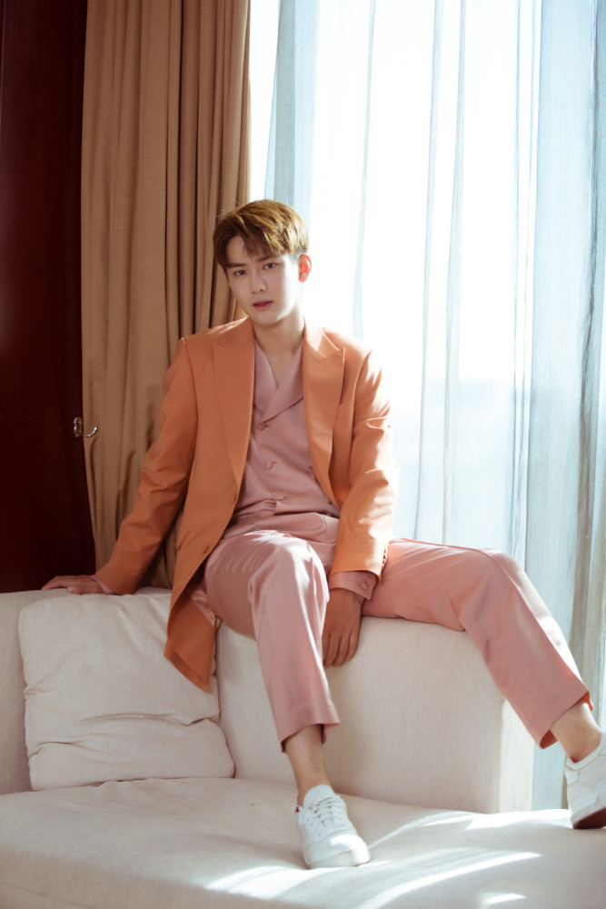 之后熊梓淇活跃在影视圈和音乐圈,拍摄有作品《终极游侠》《浪花一