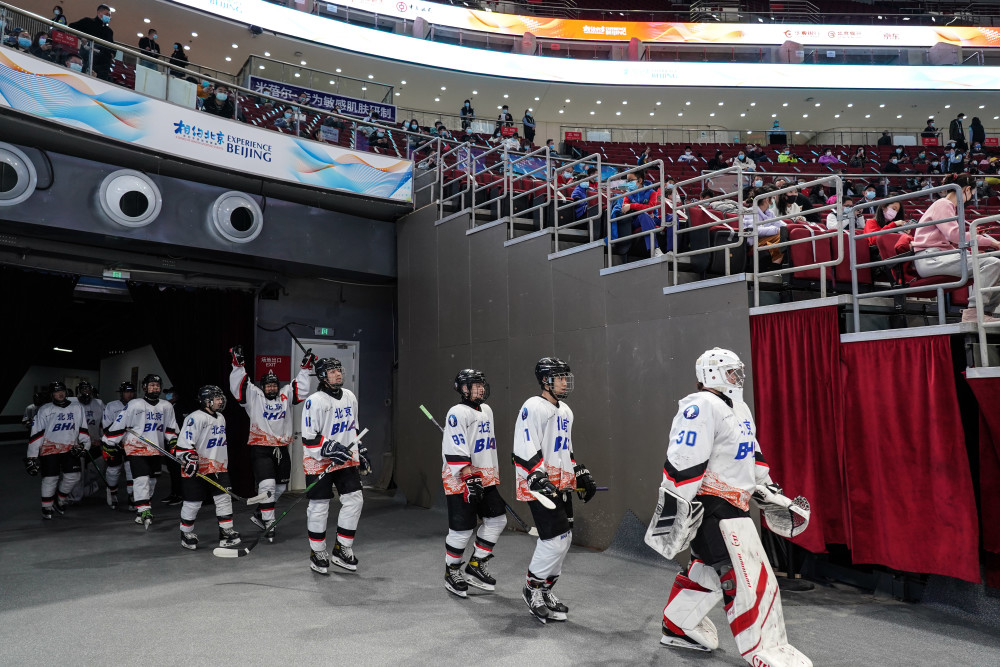 (体育)五棵松体育中心迎来千名观众 冬奥场馆进行"压力"测试_腾讯新闻